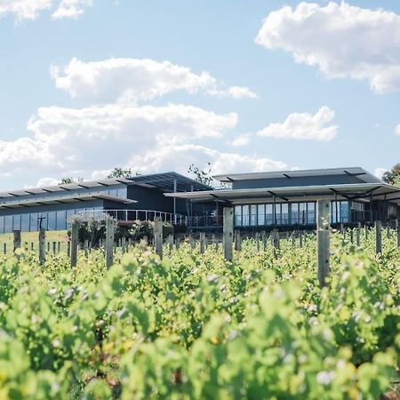 Balgownie Estate Yarra Valley Yarra Glen Eksteriør bilde The winery at the Charlesworth Estate